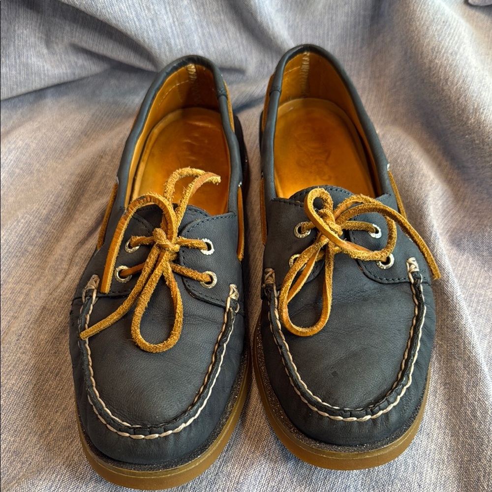 Sperry Navy Blue Loafers with Tan Laces. Gold Cup Sperry